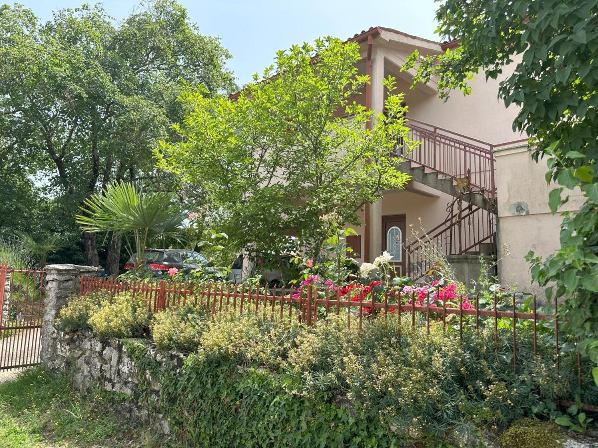 Summer Green Apartment Nedeščina Eksteriør billede